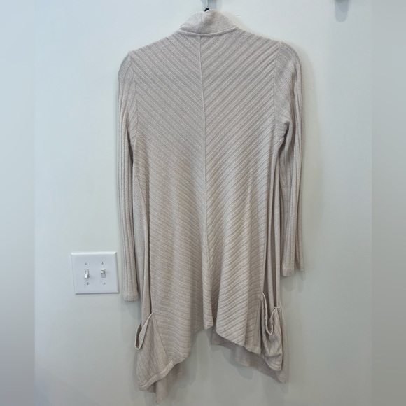 Anthropologie sweater. Size small - Picture 2 of 2